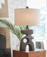 Load image into Gallery viewer, Danacy Table Lamp
