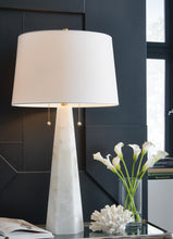 Load image into Gallery viewer, Laurellen Lamp Set