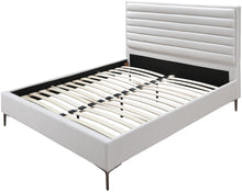 Load image into Gallery viewer, Hunter Cream Linen Queen Bed