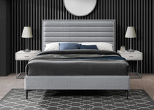 Load image into Gallery viewer, Hunter Grey Linen Queen Bed