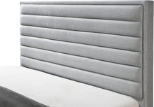 Load image into Gallery viewer, Hunter Grey Linen King Bed