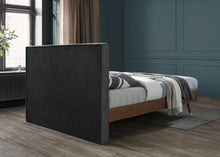 Load image into Gallery viewer, Vance Grey Linen Fabric Queen Bed (3 Boxes)