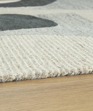 Load image into Gallery viewer, Edrickhill 5' x 7' Rug