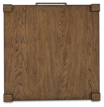 Load image into Gallery viewer, Cabalynn End Table