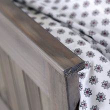 Load image into Gallery viewer, Rockwall Bed Grey &amp; White