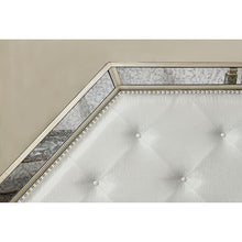Load image into Gallery viewer, Loraine Queen Bed
