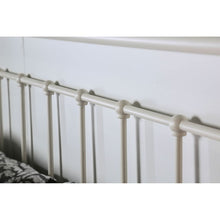 Load image into Gallery viewer, Iria Bed Brown &amp; Black
