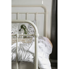 Load image into Gallery viewer, Iria Bed Brown &amp; Black