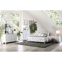 Load image into Gallery viewer, Iria Bed Brown &amp; Black