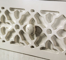 Load image into Gallery viewer, Myrtlemoore Chest