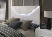 Load image into Gallery viewer, Whitby Queen Bedroom Set