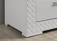 Load image into Gallery viewer, Whitby Queen Bedroom Set