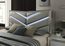 Load image into Gallery viewer, Ventnor E.King &amp; Queen Bed