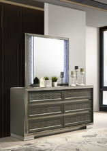 Load image into Gallery viewer, Leyland Dresser