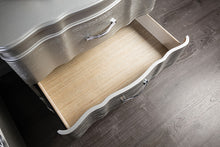 Load image into Gallery viewer, Melodi Parc Chest