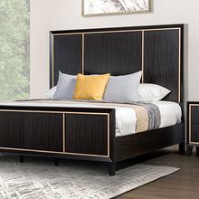 Load image into Gallery viewer, Kenyada E.King &amp; Queen Bed