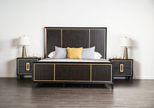 Load image into Gallery viewer, Kenyada E.King &amp; Queen Bed