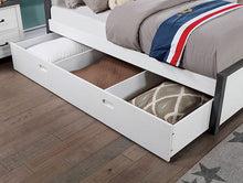 Load image into Gallery viewer, Priam 4 Pc Bedroom Set